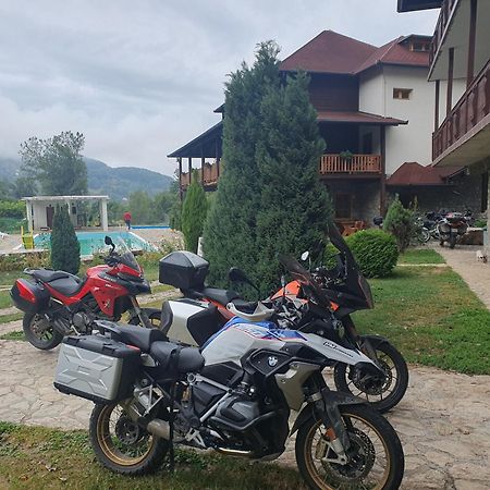 Maison d'hôtes Etno Selo Vrelo & Camping à Berane Extérieur photo
