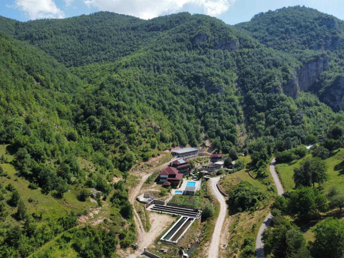 Maison d'hôtes Etno Selo Vrelo & Camping à Berane Extérieur photo