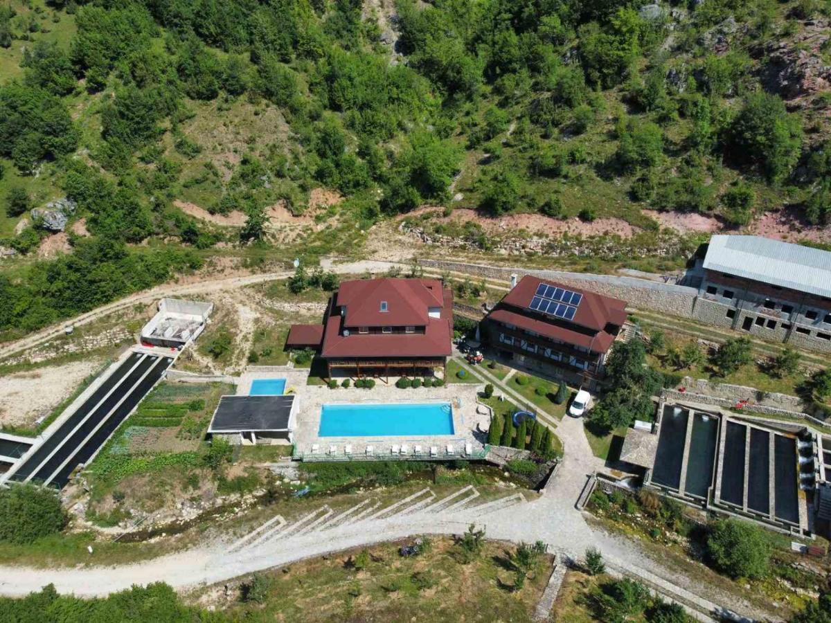Maison d'hôtes Etno Selo Vrelo & Camping à Berane Extérieur photo