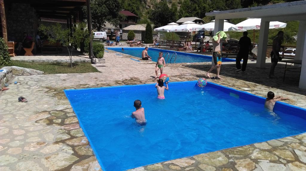 Maison d'hôtes Etno Selo Vrelo & Camping à Berane Extérieur photo