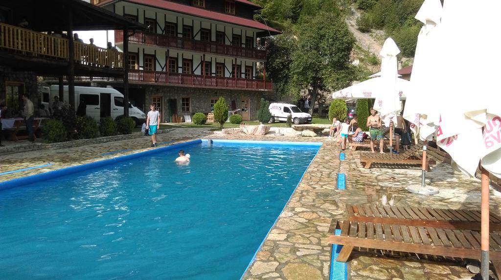 Maison d'hôtes Etno Selo Vrelo & Camping à Berane Extérieur photo