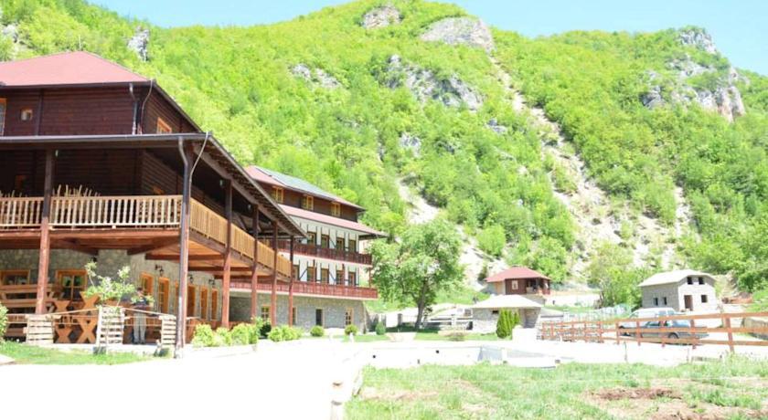 Maison d'hôtes Etno Selo Vrelo & Camping à Berane Extérieur photo
